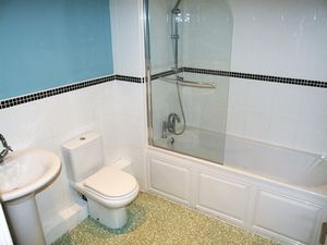 Modern bathroom - click for photo gallery